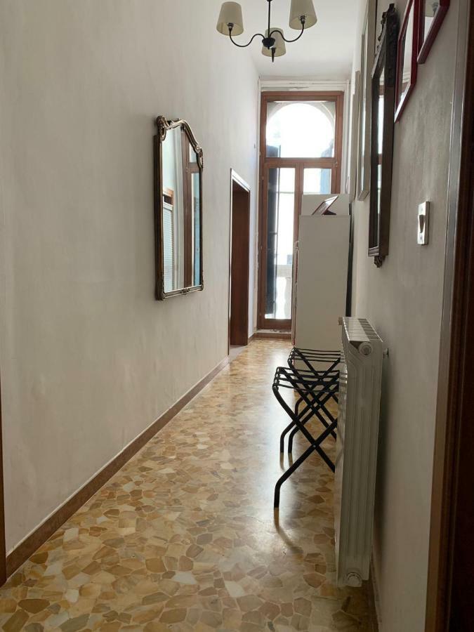 Balcone Sul Canale Veneza Exterior foto
